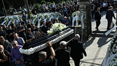 Σε κλίμα οδύνης και βαθιάς συγκίνησης η κηδεία του Μάριου Οικονόμου (pics)
