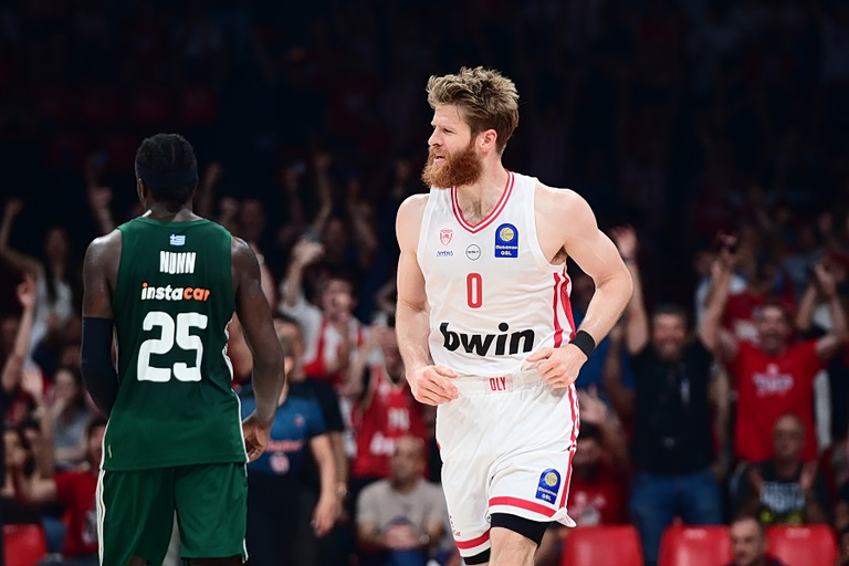 Ολυμπιακός – Παναθηναϊκός 82-76: Οι Πειραιώτες έκαναν τα εύκολα, δύσκολα, αλλά πήραν τον πρώτο τελικό (vid)