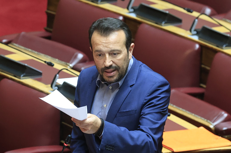 Θέμα παραμονής του Φάμελλου στην ηγεσία του ΣΥΡΙΖΑ θέτει ο Νίκος Παππάς, εάν εισηγηθεί την στήριξη της ΕΛΑΣ