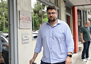 ΣΥΡΙΖΑ: Ο Σωκράτης Φάμελλος ανακοινώνει την αντικατάσταση του Κώστα Ζαχαριάδη