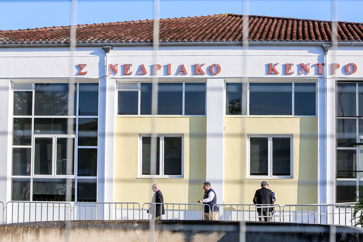 Δίκη για τα Τέμπη: Διενέξεις για το τροχαίο υλικό, το Δημόσιο και τους δικηγορικούς συλλόγους 