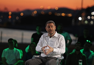 ΠΑΣΟΚ: Δωρεάν μετακινήσεις και κοινωνική κατοικία προτείνει ο Ανδρουλάκης
