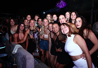 Ολυμπιακός: Το «ερυθρόλευκο» γλέντι για το ευρωπαϊκό της ομάδας γυναικών στο πόλο (pics)