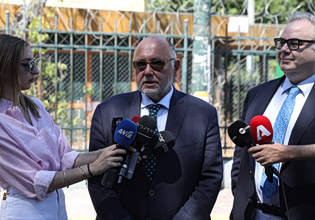 Δίκη email – gate: Πυρά κατά Γεωργιάδη, Π. Μαρινάκη από δικηγόρο αποδήμων – «Ανεπίτρεπτες οι παρεμβάσεις υπουργών»