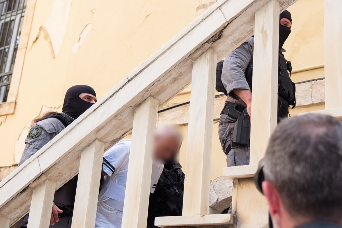 Προφυλακιστέος ο 43χρονος για τη δολοφονία της Σταυρούλας – «Κάθαρμα» φώναζαν έξω από τα Δικαστήρια