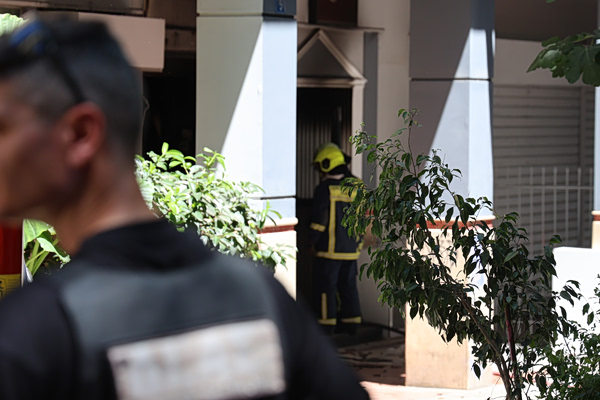 Φωτιά σε ξενοδοχείο στην πλατεία Ομονοίας – Ένας εγκαυματίας