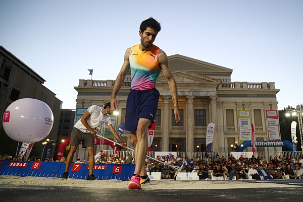 Piraeus Street Long Jump: Πρώτος ο Μίλτος Τεντόγλου με ρεκόρ (vids)
