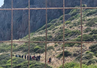 Κρήτη: Τραγωδία στα Φαλάσαρνα – Νεκρός Γάλλος τουρίστας που χτύπησε στα βράχια σε δύσβατη παραλία