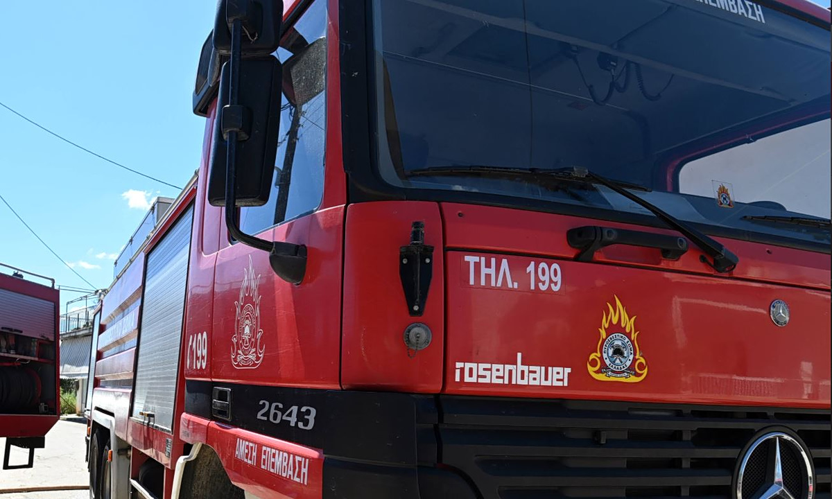 Υπό έλεγχο τέθηκε η φωτιά σε οινοποιείο στο Μαρκόπουλο