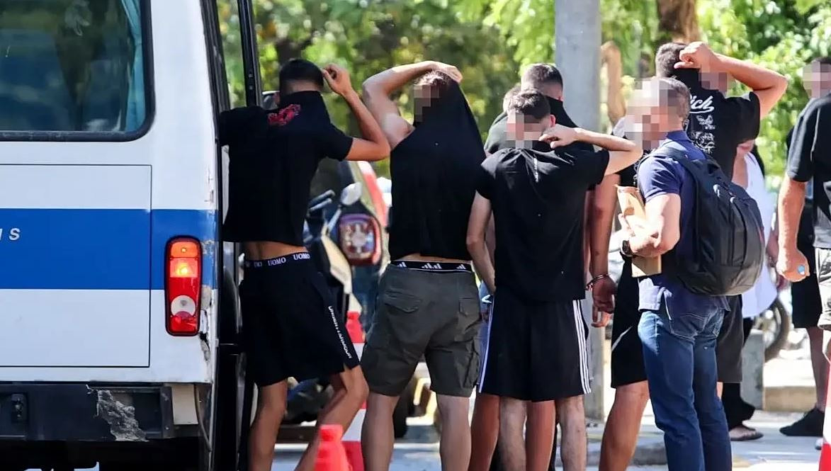 Δολοφονία 15χρονου στην Καλλιθέα: Στον ανακριτή σήμερα οι επτά συλληφθέντες