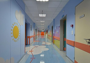 Ζεφύρι: Μάχη για τη ζωή της δίνει 3χρονη που παρασύρθηκε από αυτοκίνητο
