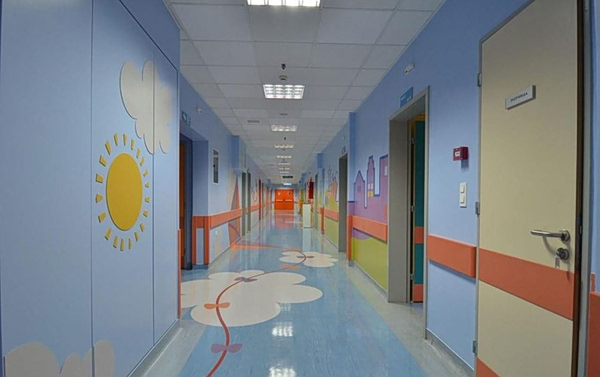 Ζεφύρι: Μάχη για τη ζωή της δίνει 3χρονη που παρασύρθηκε από αυτοκίνητο