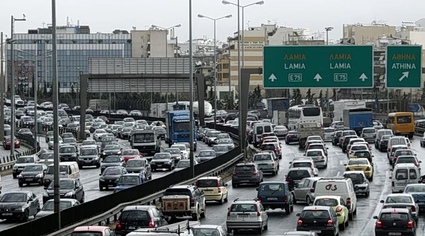 Κίνηση: Μποτιλιάρισμα σε Κηφισό και Κηφισίας – Καθυστερήσεις στην Αττική Οδό