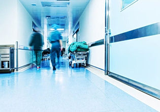 Καλάβρυτα: 55χρονος πήγε τη σύζυγό του στο νοσοκομείο και κατέληξε ο ίδιος