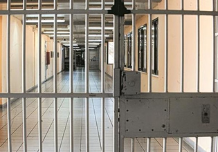 Πάτρα: Έφοδος του Ελληνικού FBI στις φυλακές Αγίου Στεφάνου