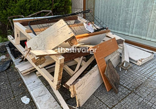Θεσσαλονίκη: Βίντεο από τη στιγμή που αυτοκίνητο εισβάλλει σε παντοπωλείο
