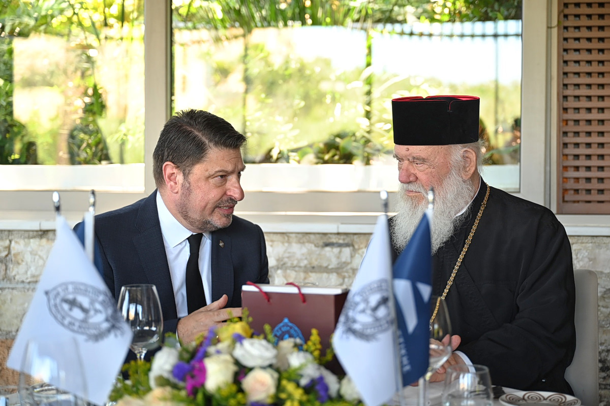 Γεύμα εργασίας του Περιφερειάρχη Αττικής Νίκου Χαρδαλιά με τον Αρχιεπίσκοπο και μέλη της Ιεράς Συνόδου