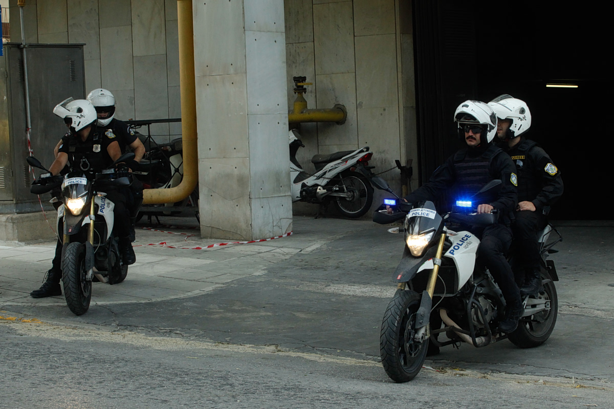 Κινηματογραφική καταδίωξη στον Κορυδαλλό: 25χρονος εμβόλισε μηχανή της ομάδας ΔΙΑΣ και τραυμάτισε αστυνομικό