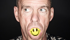 O Fatboy Slim ένιωθε παράλυτος στη σκέψη ότι θα έπρεπε να παίξει μουσική νηφάλιος μετά την αποτοξίνωση
