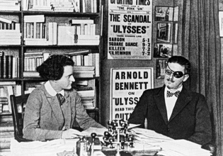 Bloomsday – Γιορτάζοντας τον «Οδυσσέα» του Τζέιμς Τζόις, πίνοντας μπίρα για πρωινό