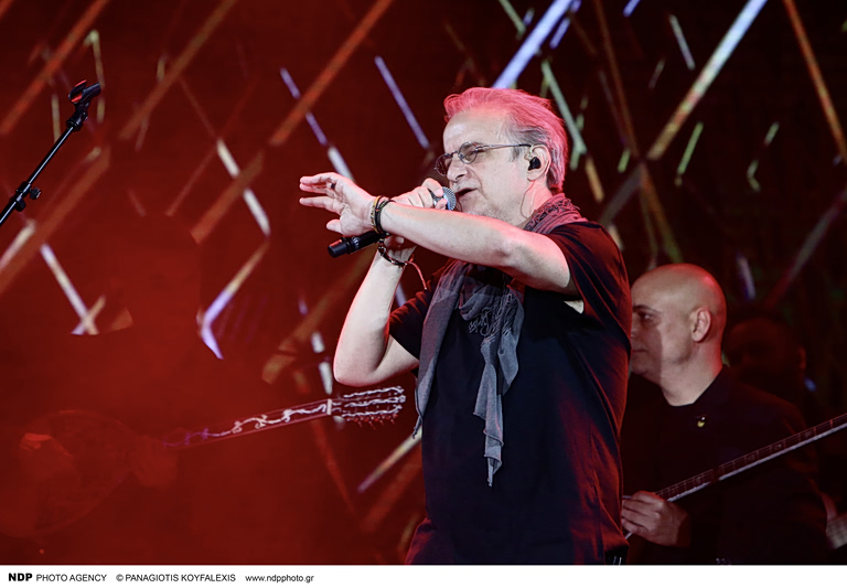 Μίλτος Πασχαλίδης: «Η κόρη μου είναι 17 ετών, έρχεται  στις συναυλίες με τις φίλες της και κοπανιούνται»