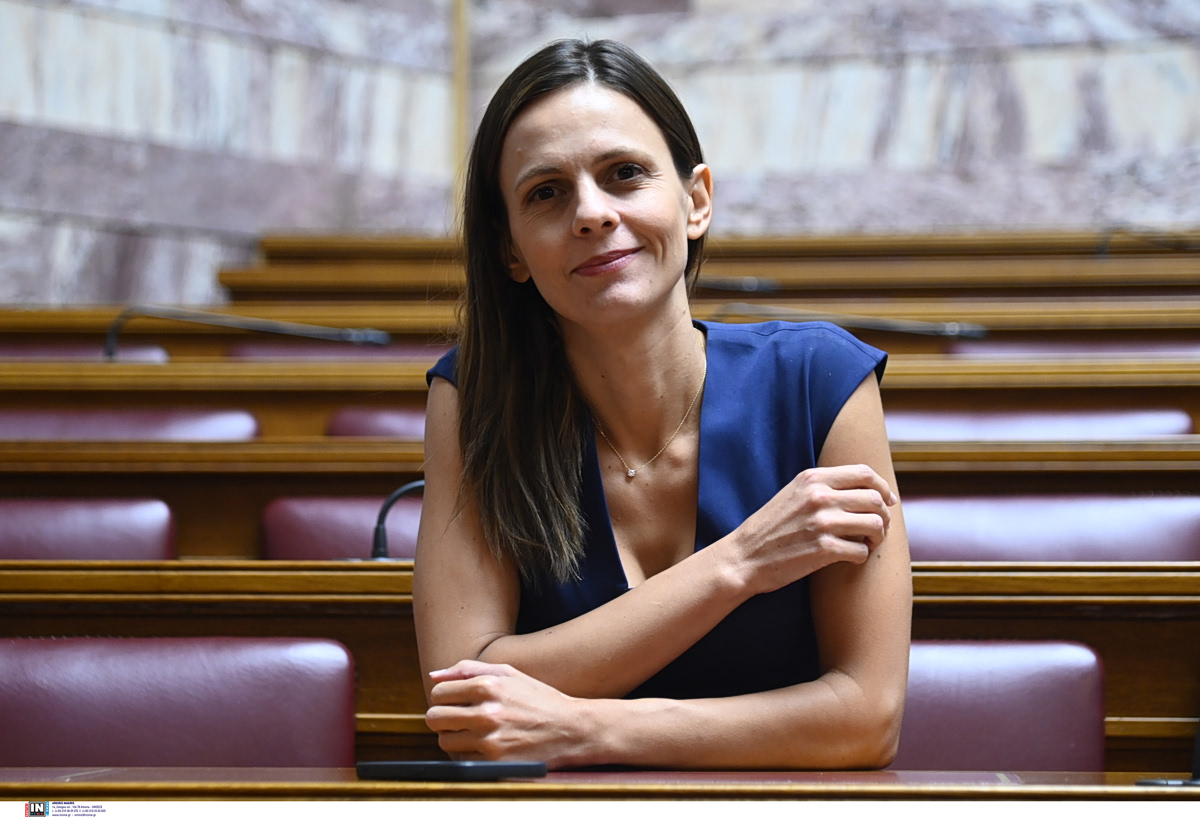 Αχτσιόγλου: Η παραίτηση μου από βουλευτής δεν συνδέεται με το κόμμα Τσίπρα – Δύσκολη εξίσωση για τον ΣΥΡΙΖΑ