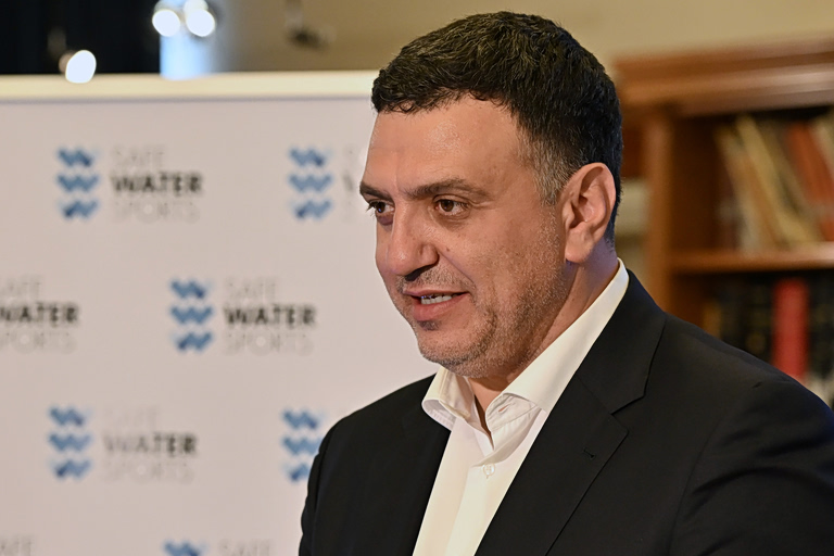 Εξιτήριο στον 50χρονο καβοδέτη που τραυματίστηκε στο λιμάνι της Μυτιλήνης – Επικοινώνησε μαζί του ο Κικίλιας