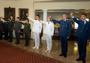 Χρήστου, Καραλής και άλλοι πέντε Ολυμπιονίκες ορκίστηκαν στις Ενοπλες Δυνάμεις
