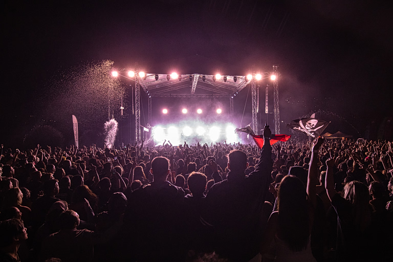 Plastiras Lake Festival: Οι πέντε τύποι ανθρώπων που θα συναντήσεις στη λίμνη Πλαστήρα αυτό το καλοκαίρι