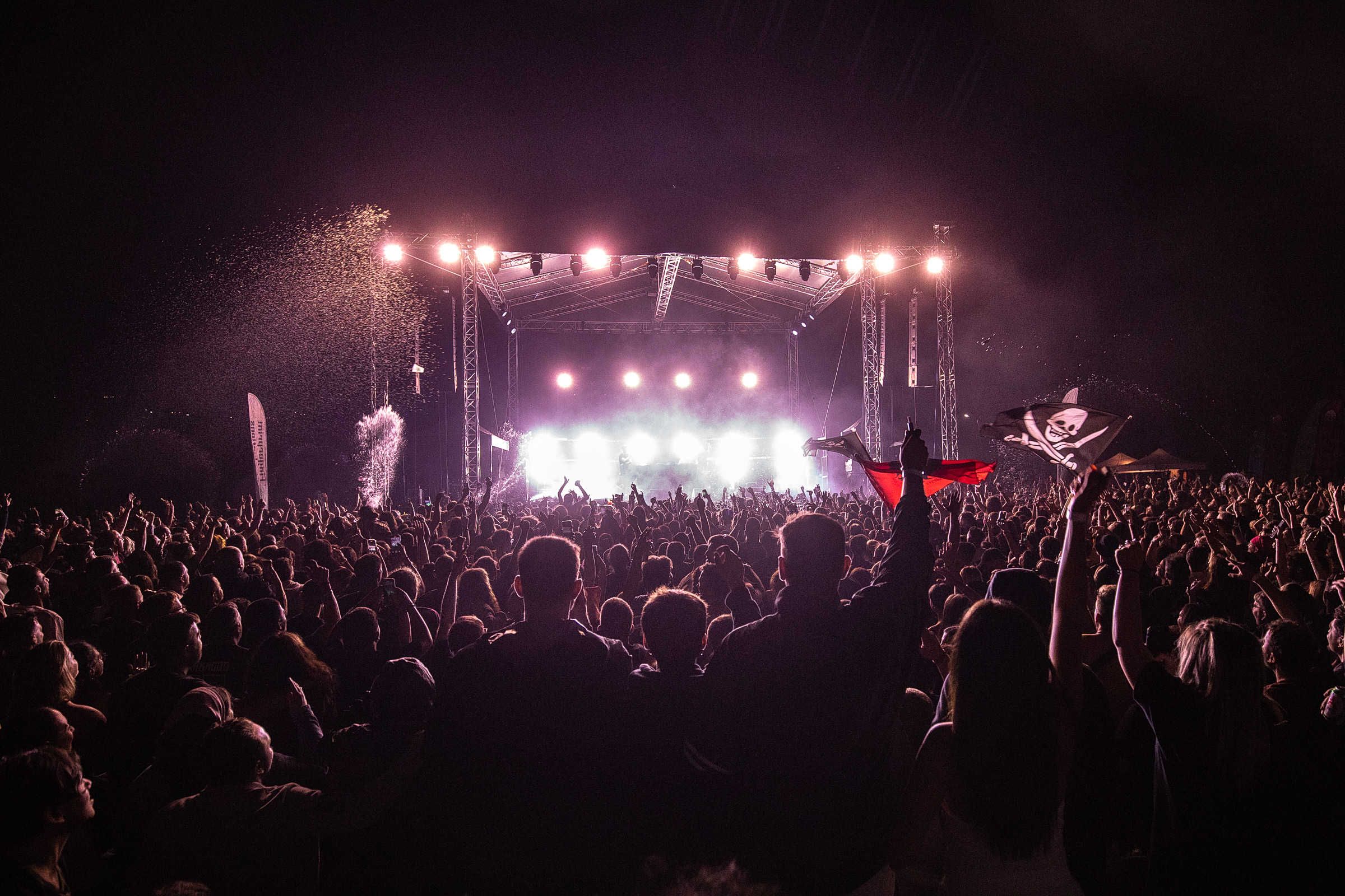 Plastiras Lake Festival: Οι πέντε τύποι ανθρώπων που θα συναντήσεις στη λίμνη Πλαστήρα αυτό το καλοκαίρι