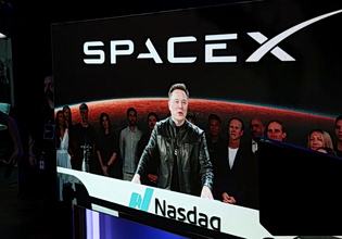 Elon Musk Becomes the World’s First Trillionaire