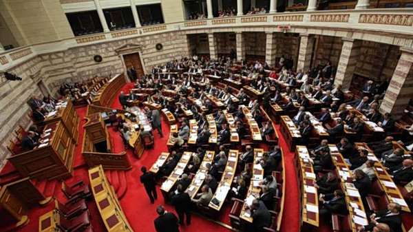 Σφαγή χαρακωμάτων στην Αριστερά – Οι μετακινήσεις που αλλάζουν το πολιτικό παιχνίδι