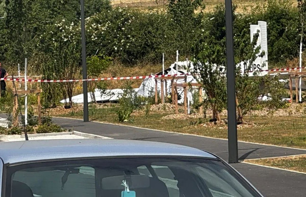 Συντριβή μικρού αεροσκάφους στο Τομπλέν της Γαλλίας – 11 νεκροί