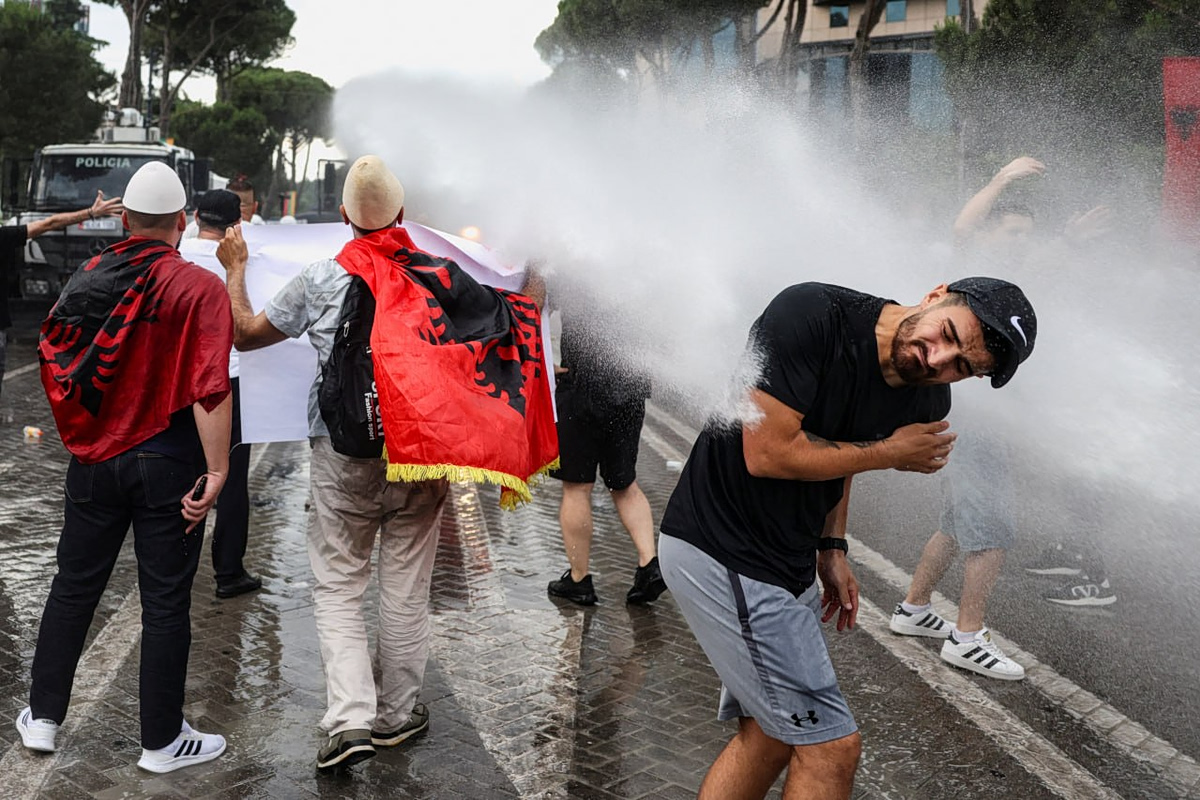 Αλβανία: Από την ανησυχία στη δημόσια οργή – Κλιμακώνονται οι διαδηλώσεις για την επένδυση Κούσνερ