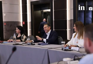 Τσίπρας: Να αμφισβητήσουμε το στερεότυπο «όλοι ίδιοι είναι» – Ο κόσμος περιμένει από εσάς λόγο καθαρό, ειλικρινή και συγκεκριμένο