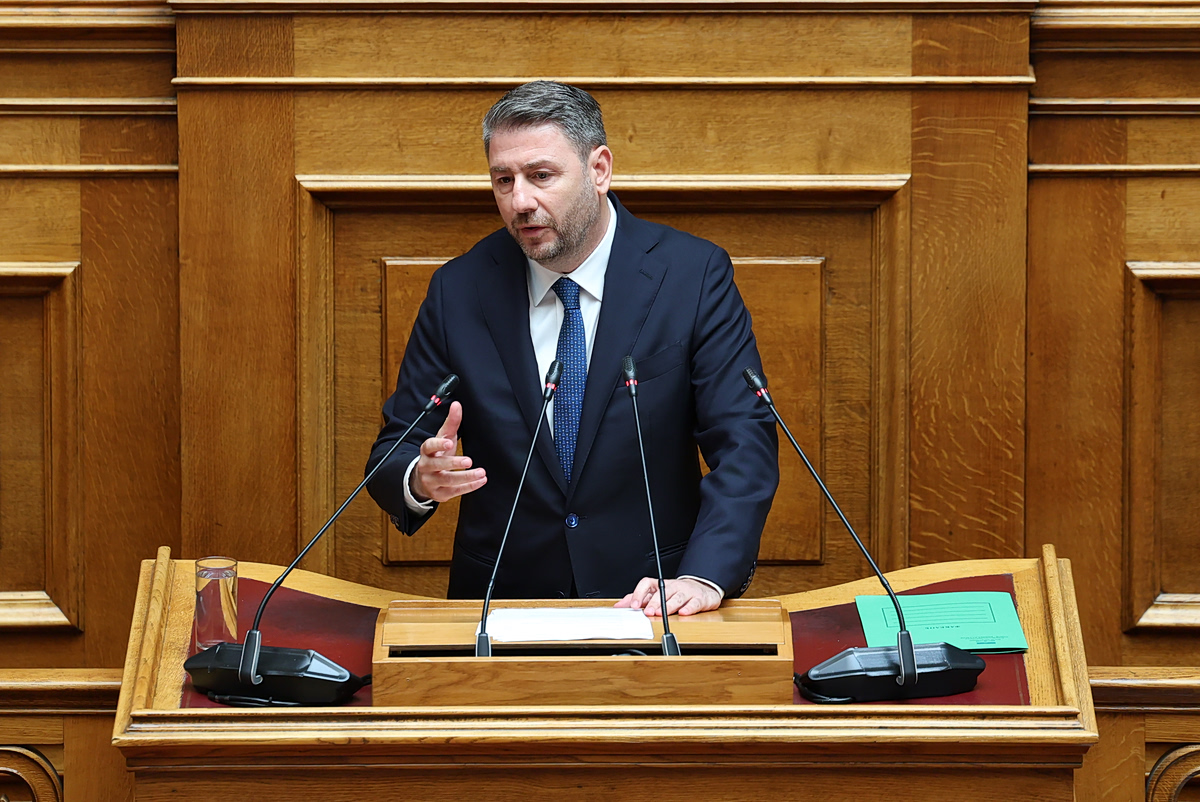 ΠΑΣΟΚ: Το θεσμικό πρέσινγκ με φόντο το Σύνταγμα και το νέο επικοινωνιακό πρότζεκτ του Ανδρουλάκη