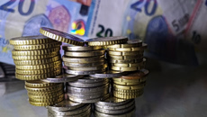 Προς νέα μείωση ασφαλιστικών εισφορών – Ποιους αφορά