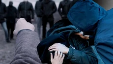 Παιανία: Εννέα συλλήψεις για υπόθεση ξυλοδαρμού ανηλίκων – Τους χτυπούσαν με ρόπαλα