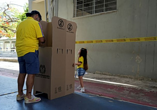 Κολομβία: Ο ακροδεξιός ντε λα Εσπριέγια θα αναμετρηθεί με τον αριστερό Σεπέδα στον δεύτερο γύρο των προεδρικών