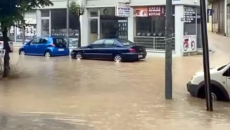 Ιωάννινα: Πλημμύρισαν δρόμοι μετά από έντονη βροχή και χαλάζι