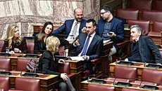Τέλος και επίσημα η Νέα Αριστερά από τη Βουλή: Διαλύεται η ΚΟ – Παραιτήθηκε από βουλευτής η Αχτσιόγλου –  Δραγασάκης στη θέση της