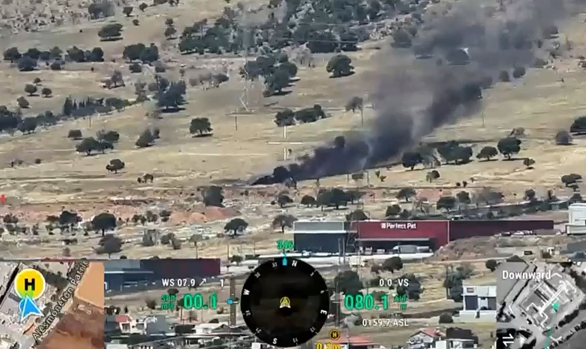 Από λάστιχα και απορρίμματα ξεκίνησε η φωτιά στον Ασπρόπυργο – Εικόνες από το drone της Πυροσβεστικής