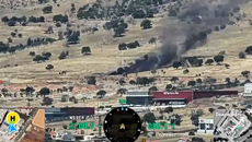 Από λάστιχα και απορρίμματα ξεκίνησε η φωτιά στον Ασπρόπυργο – Εικόνες από το drone της Πυροσβεστικής
