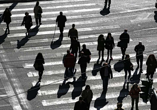 Προοδευτική πολιτική είναι αυτή που αλλάζει τη ζωή των ανθρώπων και όχι αυτή που φαντάζει «ριζοσπαστική» με βάση το «αριστερόμετρο»