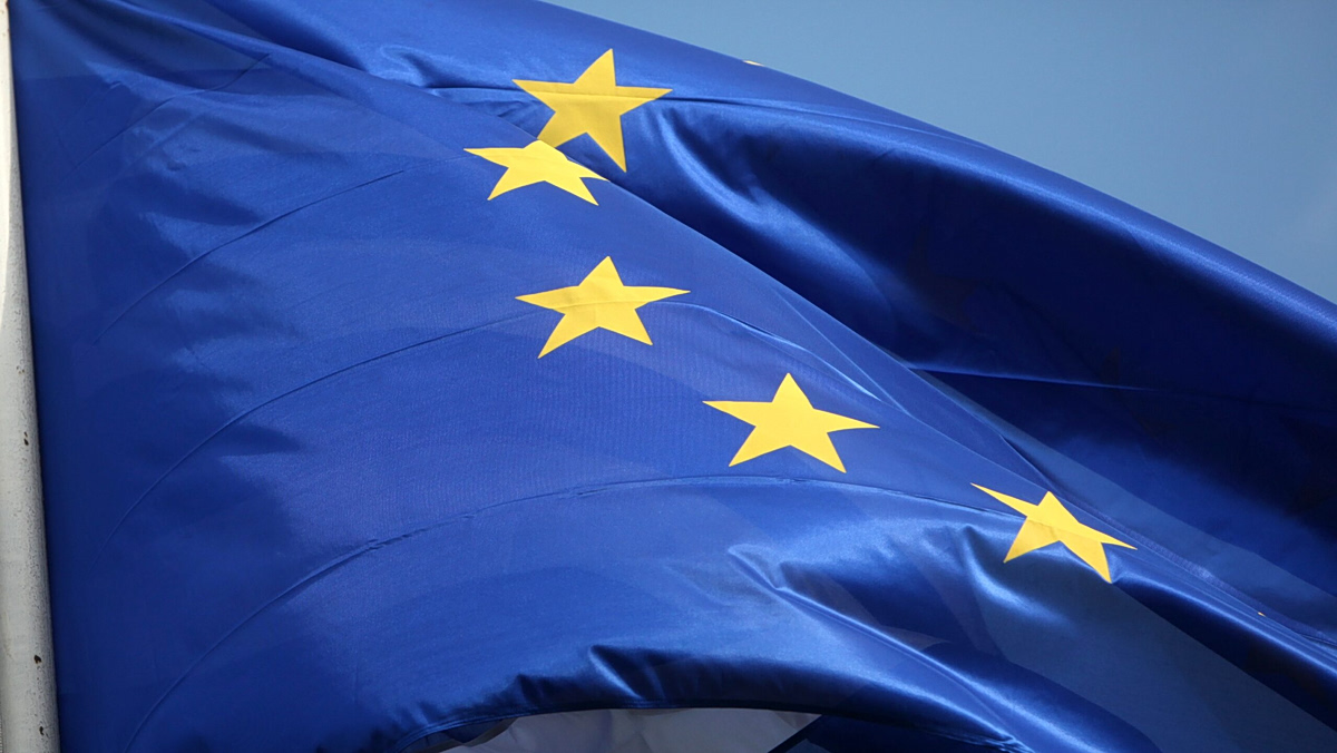 Η ΕΕ ανοίγει τον δρόμο για την ένταξη της Ουκρανίας και της Μολδαβίας