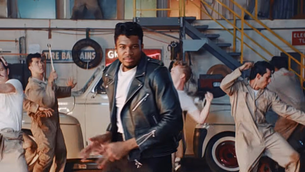Γιάννης… Τραβόλτα: Πρωταγωνιστής σε… remake του Grease ο Αντετοκούνμπο (vid)