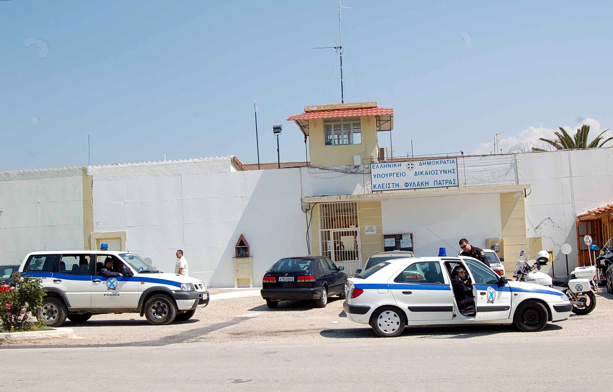 ΠΑΣΟΚ: Ερώτηση και ΑΚΕ με πρωτοβουλία Παπανδρέου για τους αλλεπάλληλους θανάτους κρατουμένων στις φυλακές Πάτρας