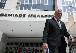 Αβραμόπουλος: «Η ιστορία αυτή είναι μία μπούρδα» – Βλέπει «σκοπιμότητα» των βέλγων αστυνομικών
