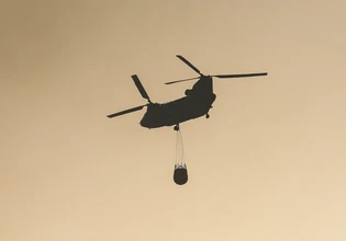 Θεσσαλονίκη: Ήχησε το 112 για τη φωτιά στο Δερβένι – Μεγάλη κινητοποίηση της Πυροσβεστικής
