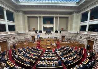 Live από τη Βουλή η συζήτηση επί του άρθρου 86 στην Επιτροπή Αναθεώρησης του Συντάγματος